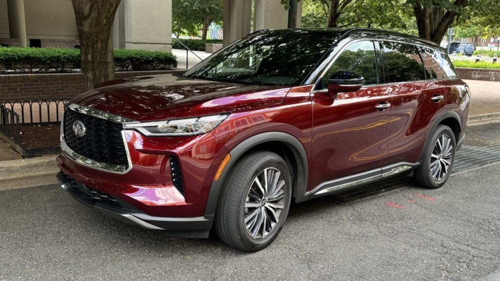 The 2024 Infiniti QX60 seen from a front quarter angle