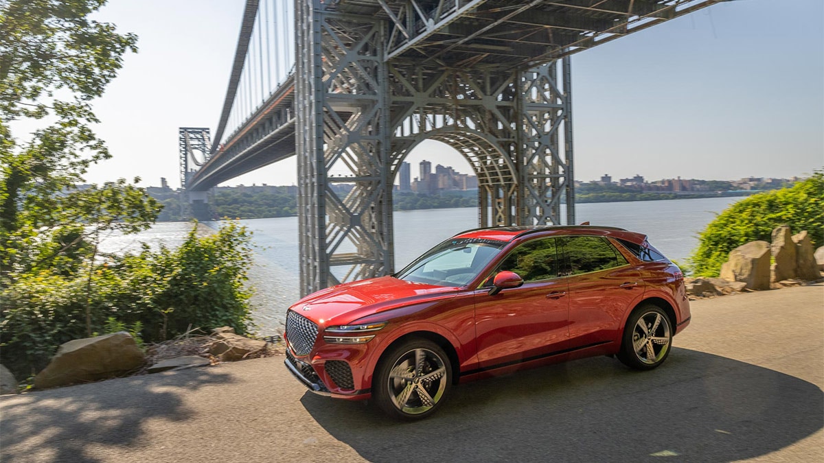 2025 Genesis GV70