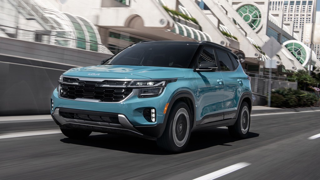 2025 Kia Seltos in blue.