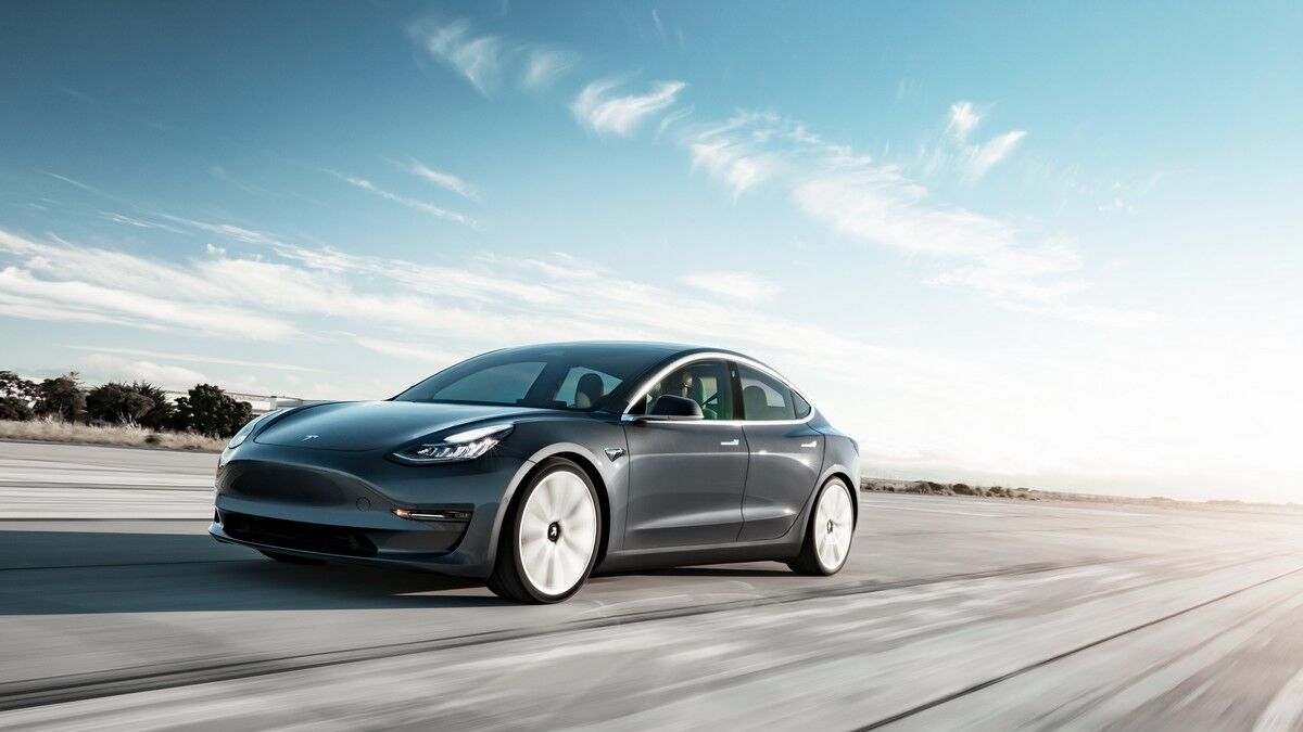 20-2018-tesla-model-3-oem-jpg