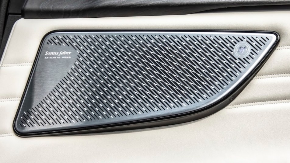 Sonus faber speakers in a Maserati Grecale.