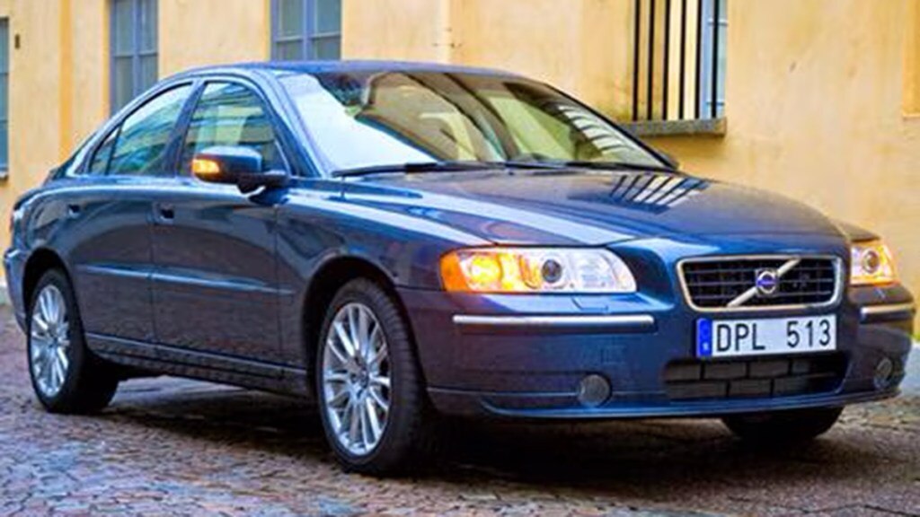 2009 Volvo S60 parked outside.