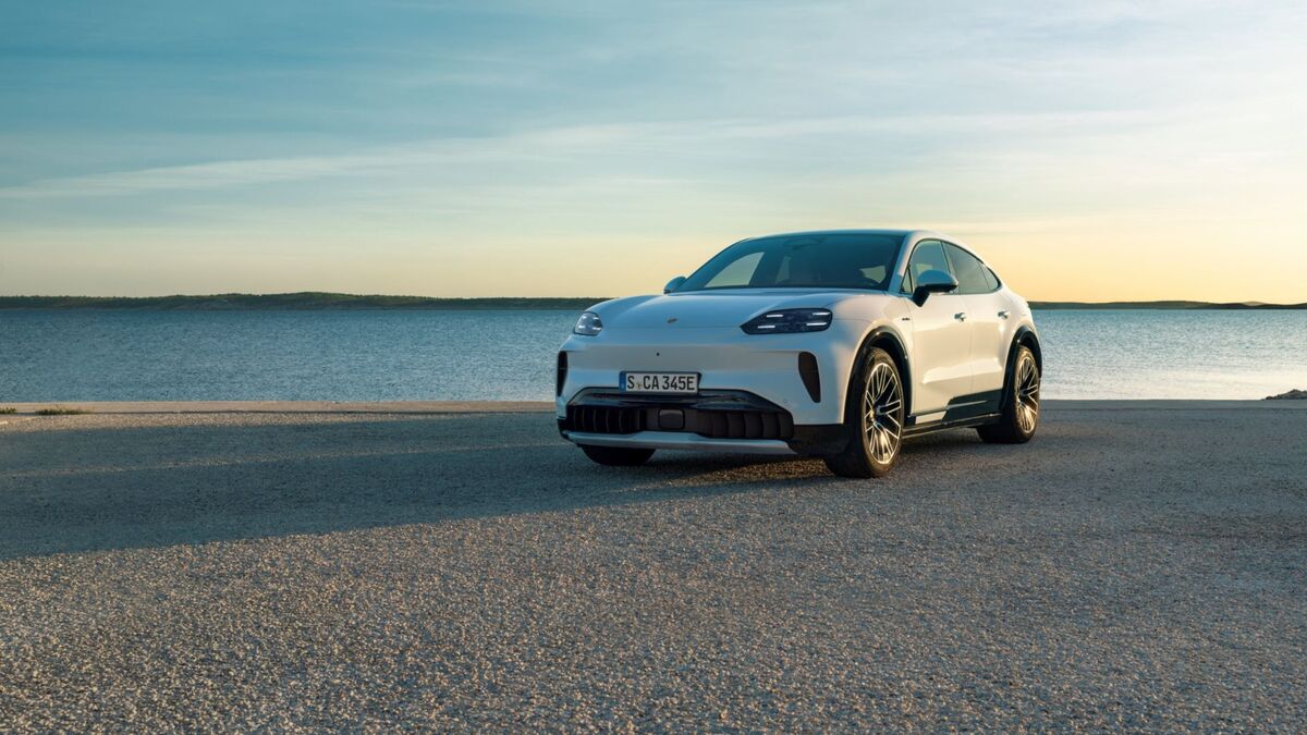 2026-porsche-cayenne-electric-coupe-front-quarter